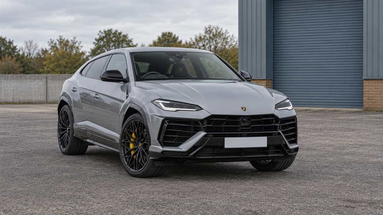Illustrative Lamborghini Urus SE banner view